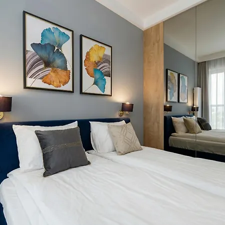Chic - Center - Luxury And - S59